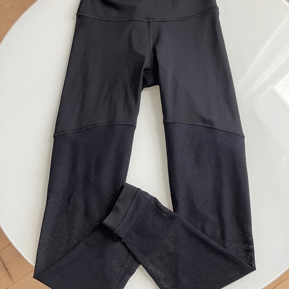 Lululemon leggings size 4 - Picture 1 of 6
